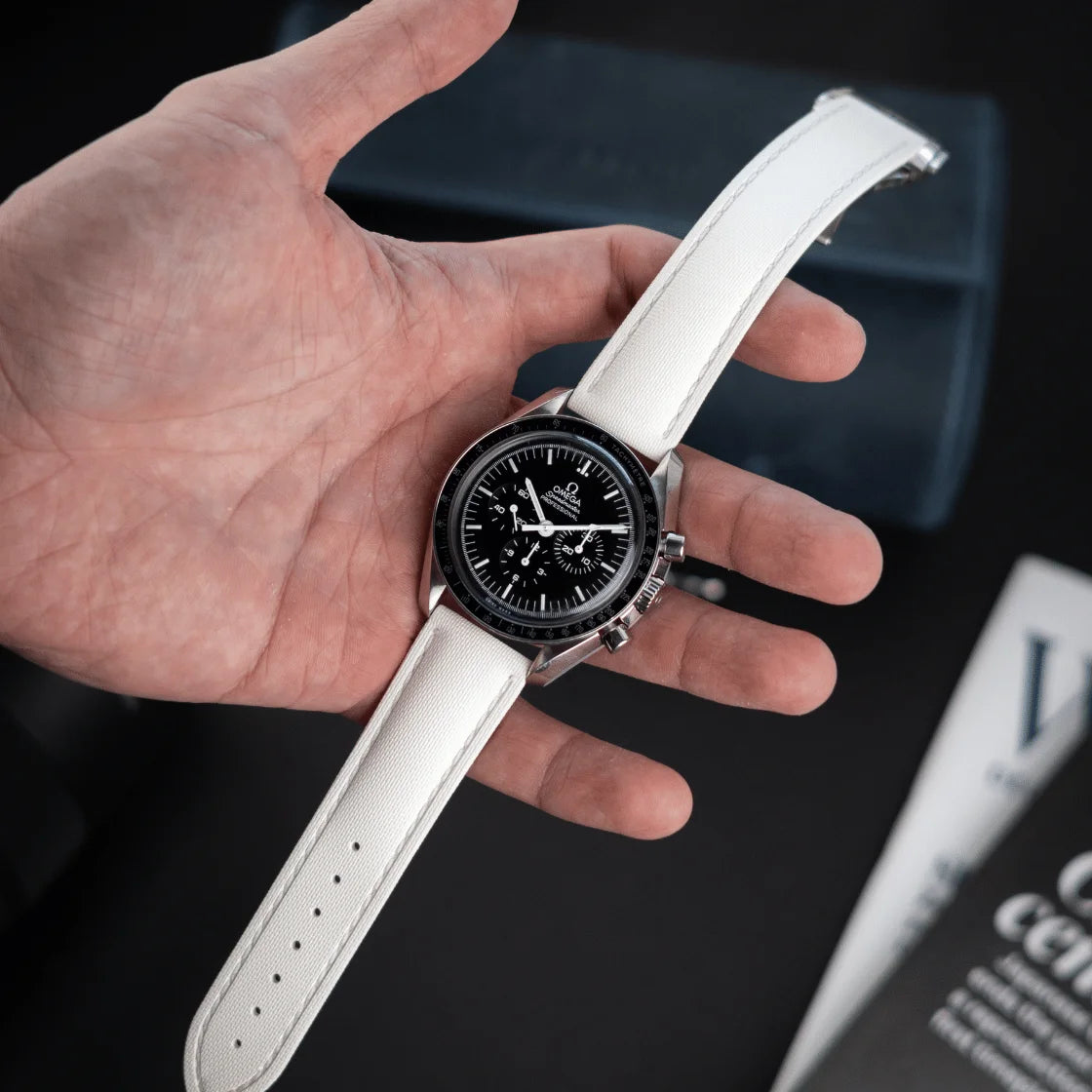 Loop-less™ HydroFlex™ | Nova Light Edition | White Strap with White Stitching