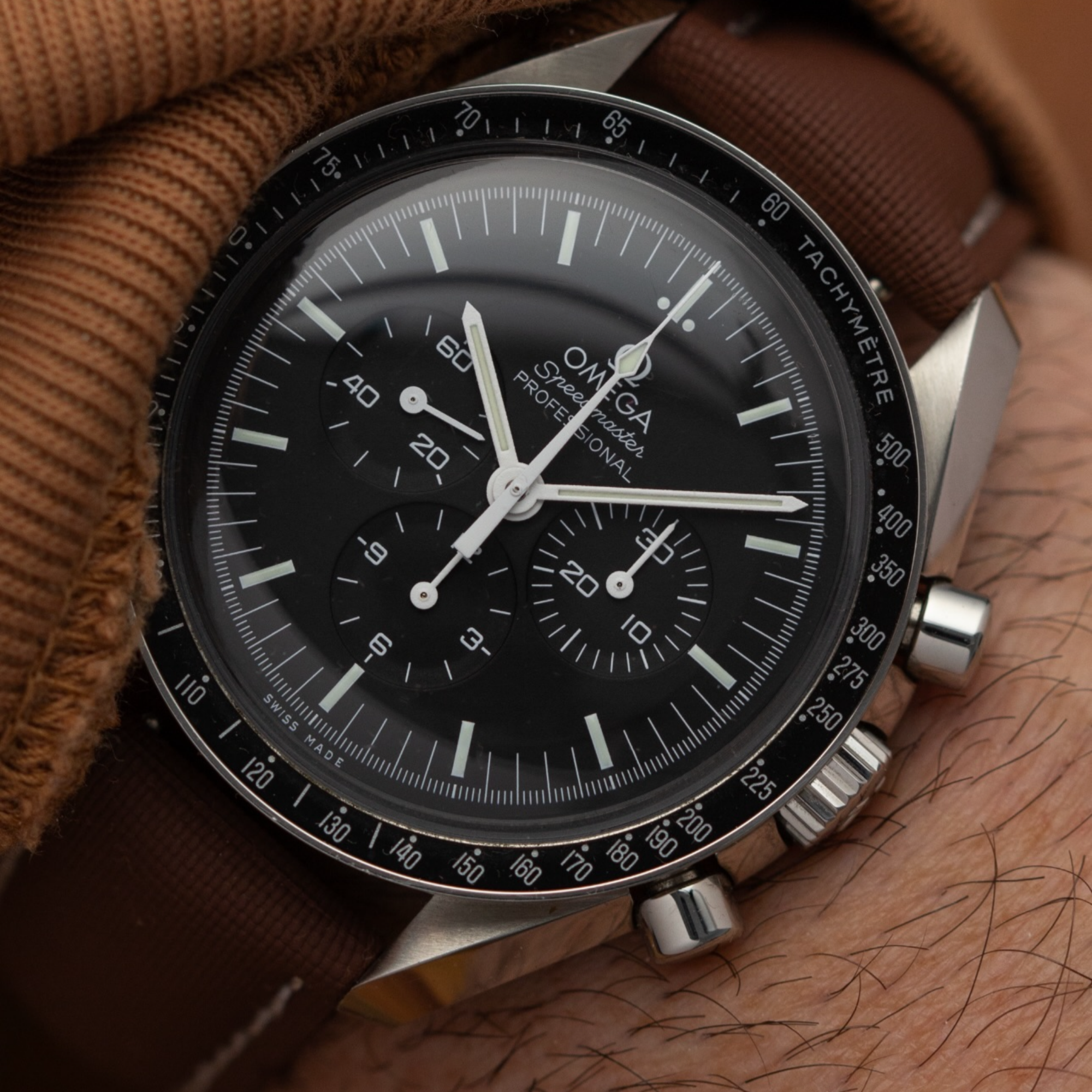 Loop-less™ HydroFlex™ | Nebula Dust Edition | Brown Strap with White Stitching