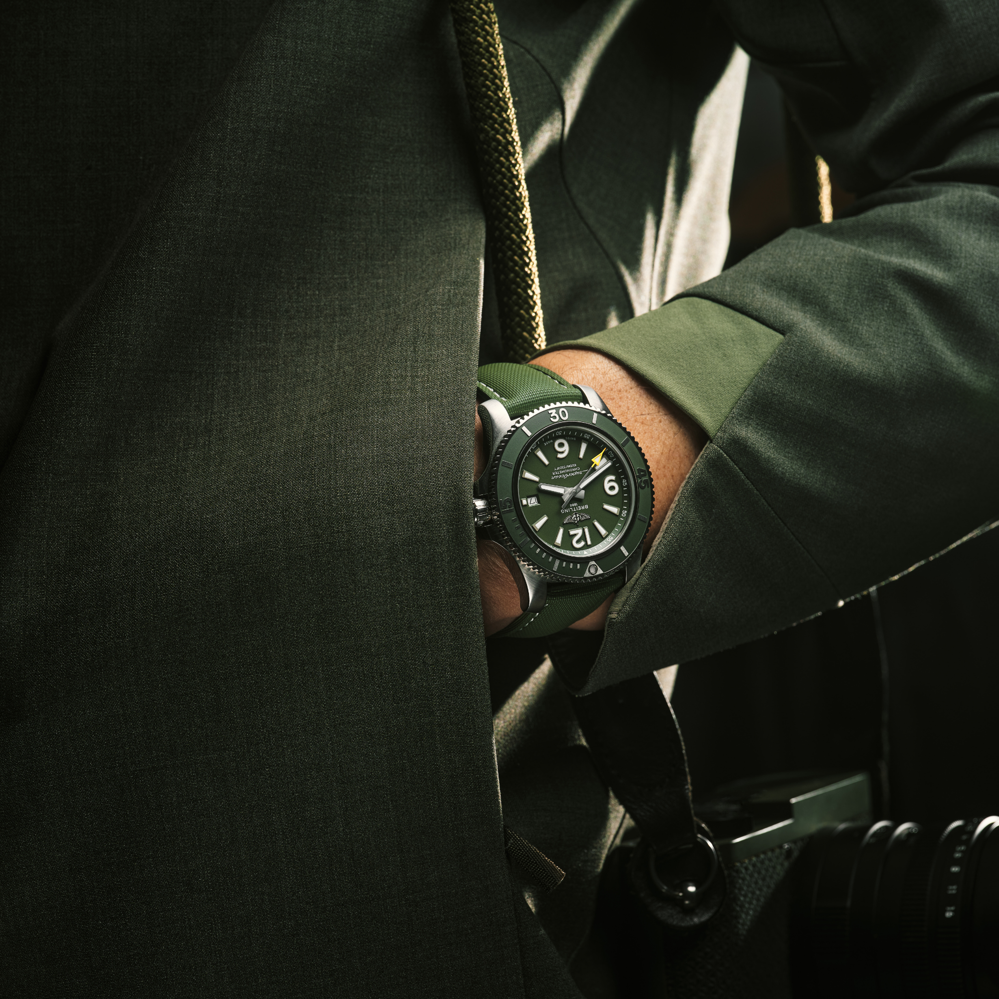 Loop-less™ HydroFlex™ | Orbital Moss Edition | Green Strap with White Stitching